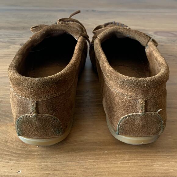 MINNETONKA Moccasin Womens 7 Kilty Hardsole Driving Dusty Brn Suede Fringe 403 - Picture 5 of 15